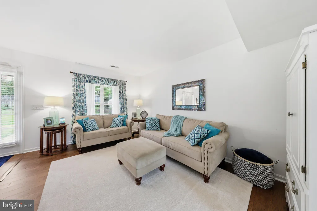 105 New Castle Court, Frederick, MD 21702 photo 5