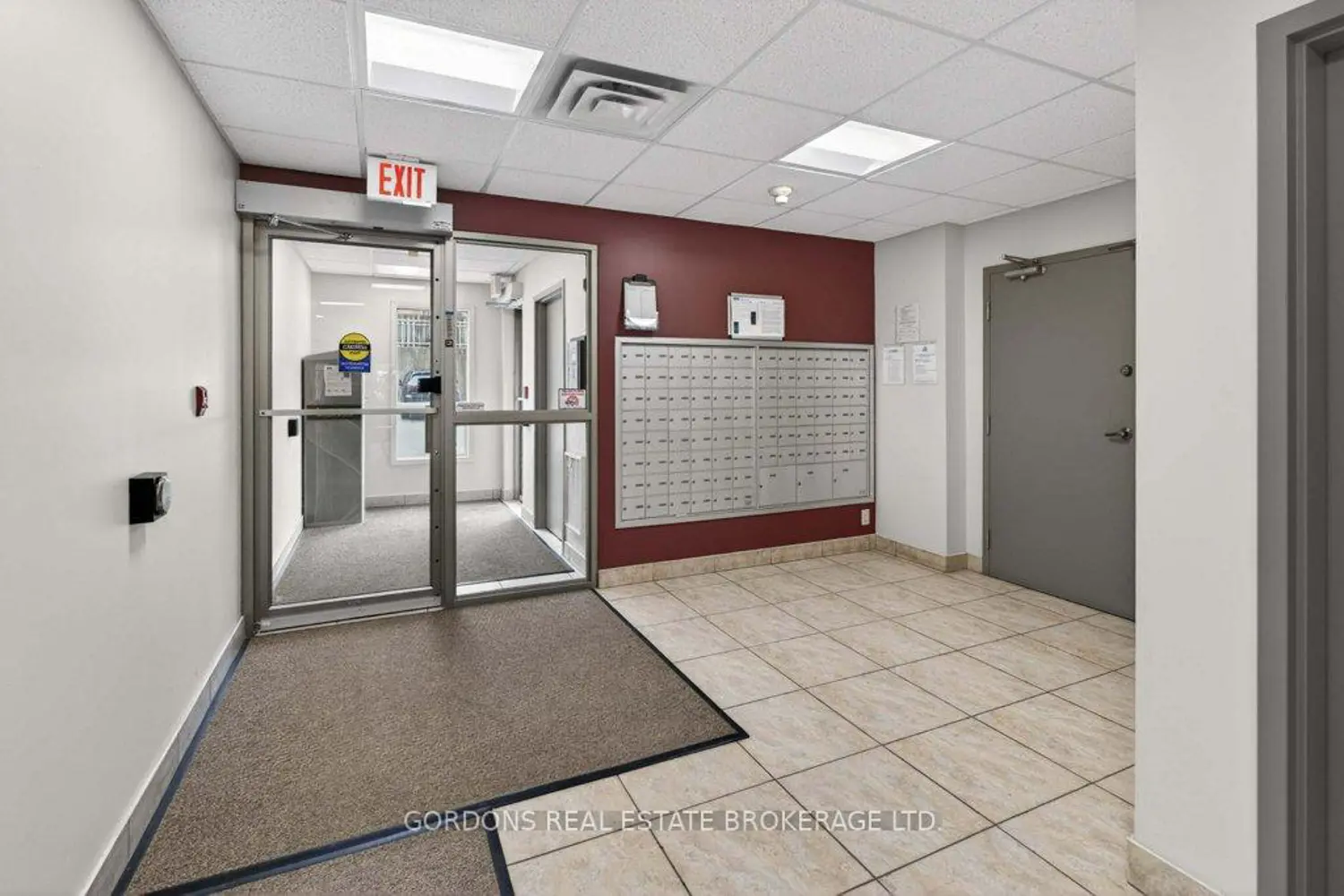 350 Wellington Street 401 photo 2