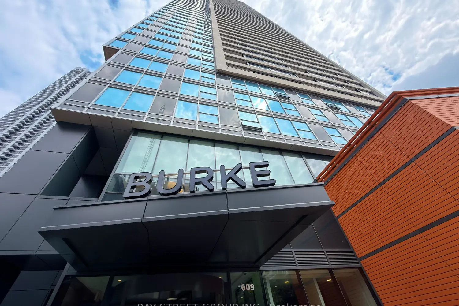 609 Sherbourne Street 1211