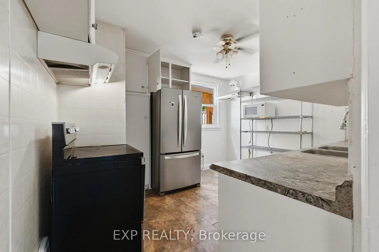 61 Hillview Street photo 3