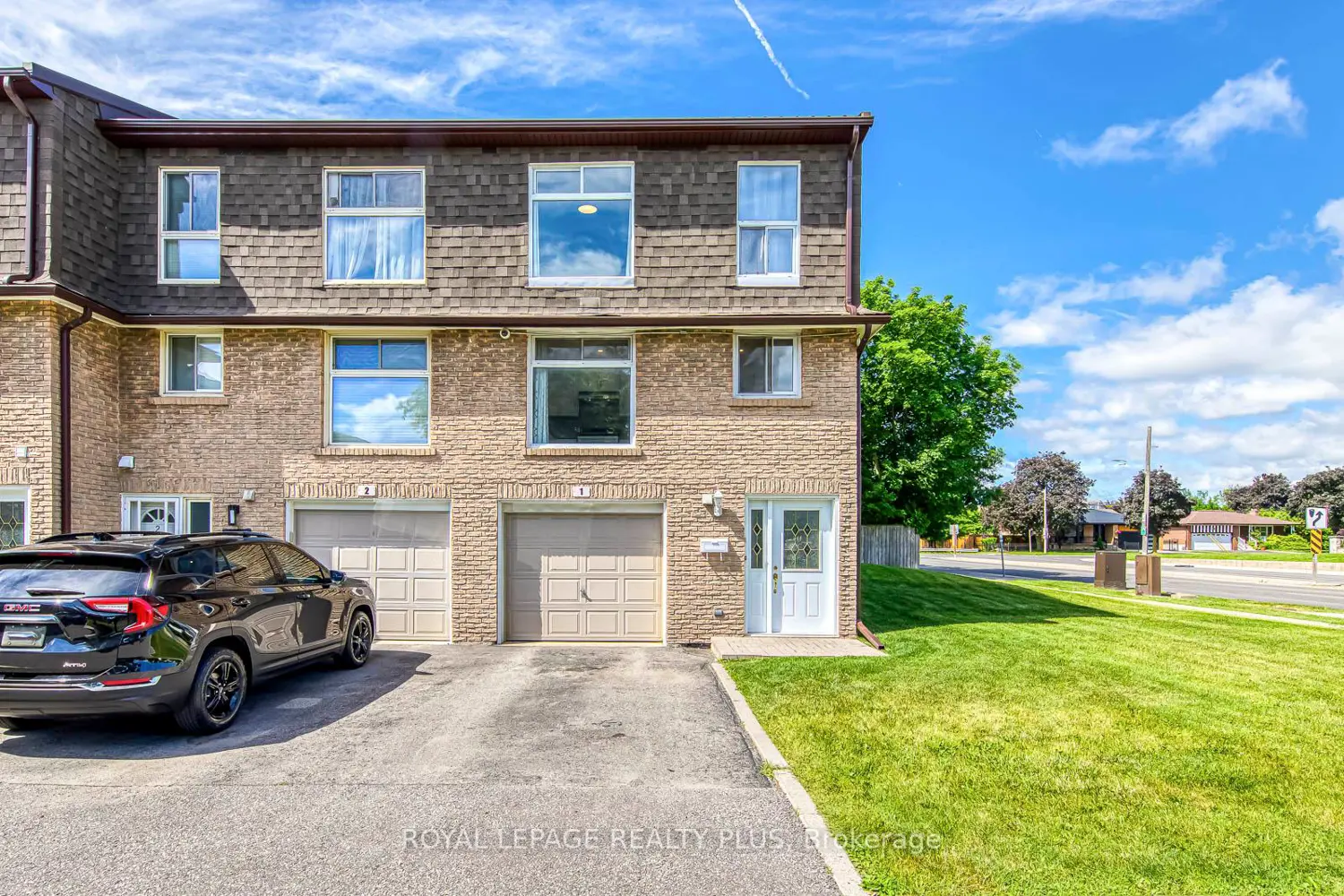 640 Rathburn Road 1