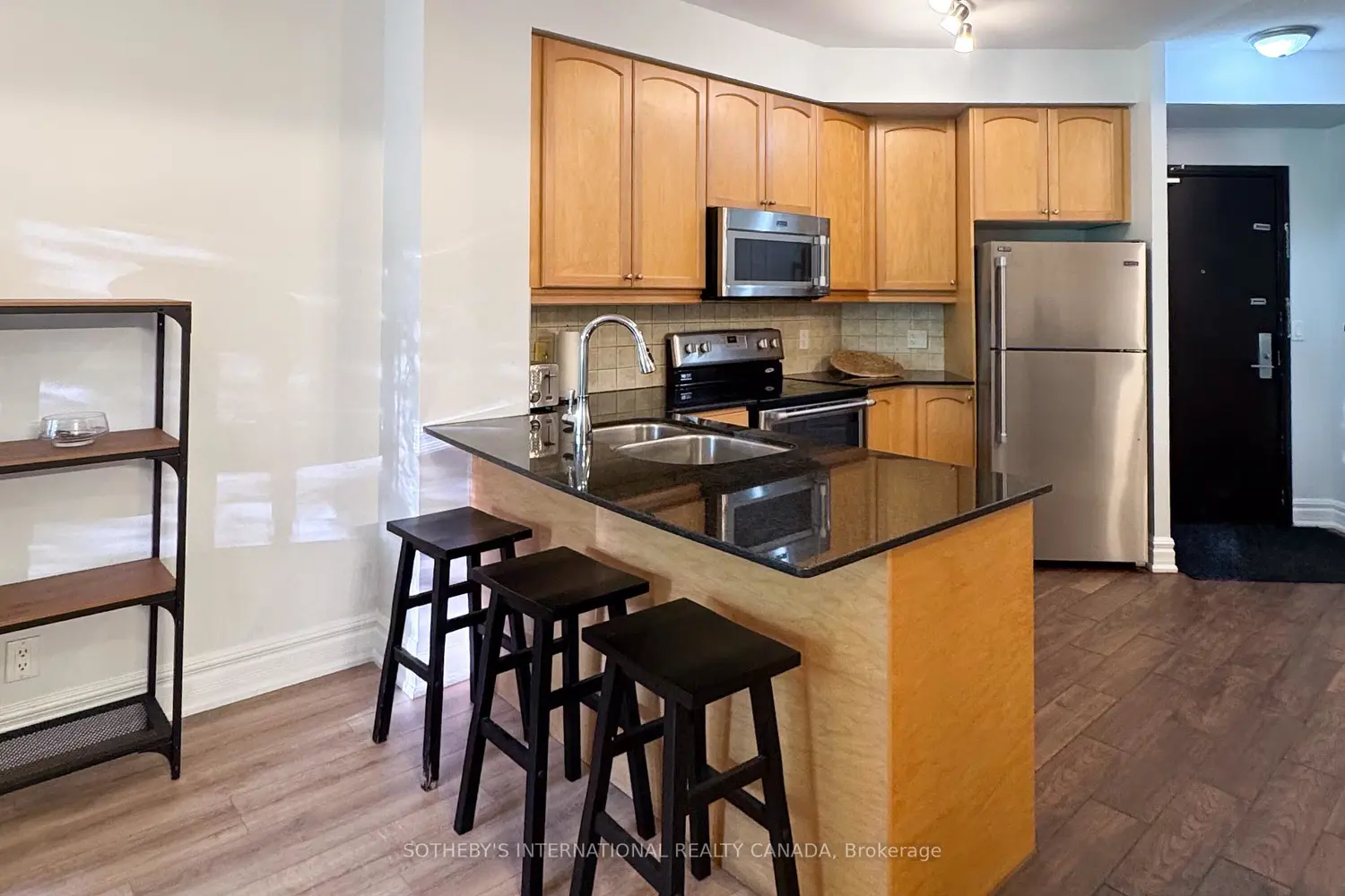 70 Absolute Avenue 306 photo 5