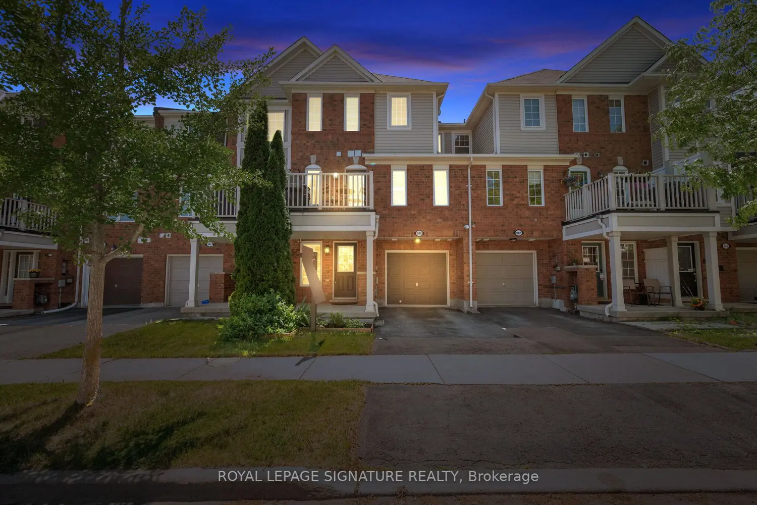 944 Deverell Place