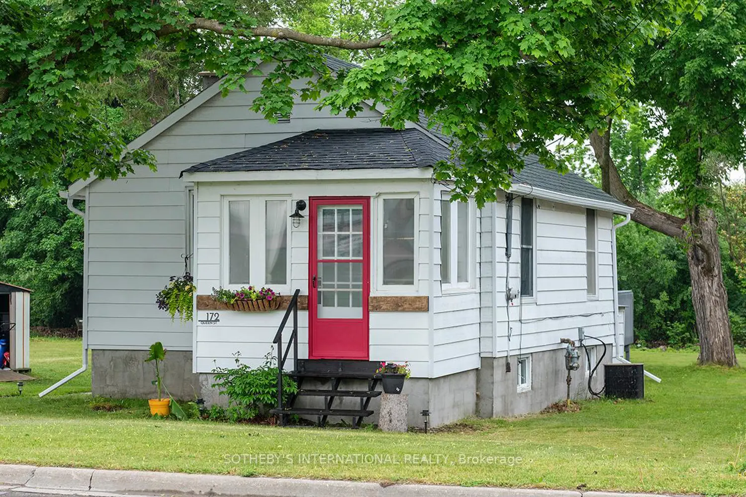 172 Queen Street photo 4