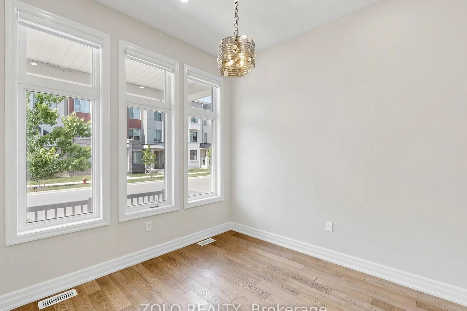 3061 William Cutmore Boulevard photo 3