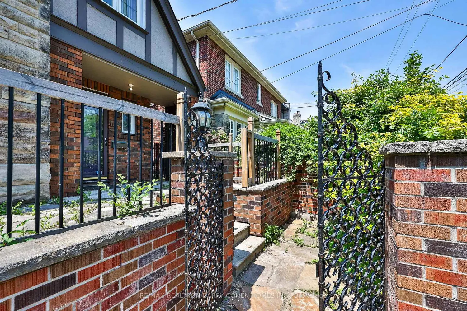 138 Fallingbrook Road photo 2
