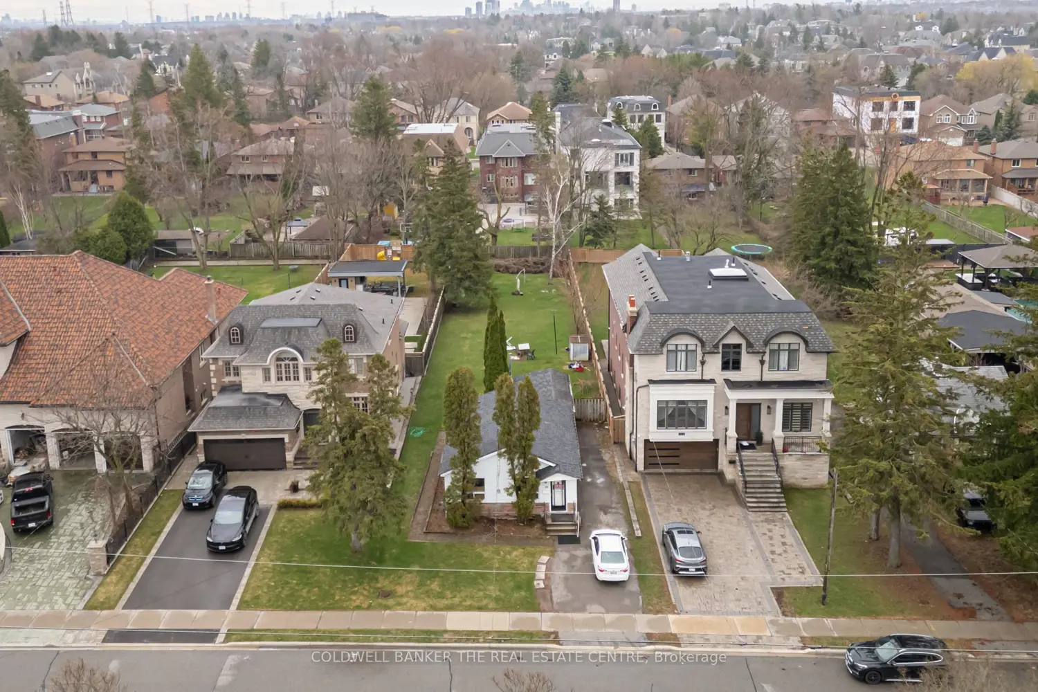 99 Spruce Avenue photo 3