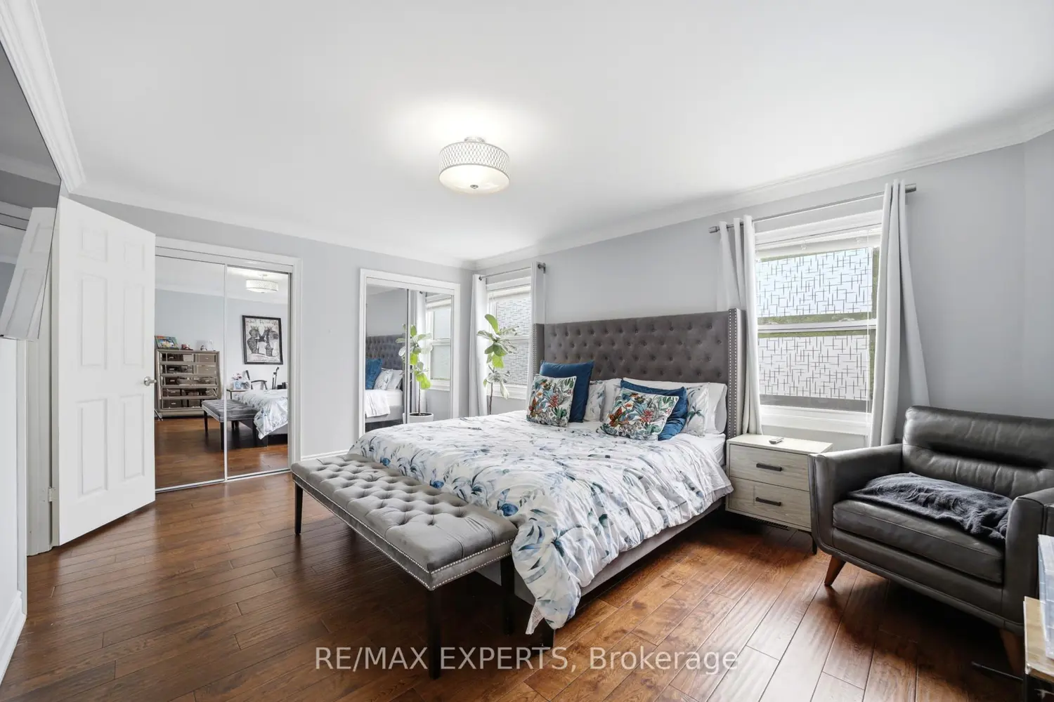 3656 Sawmill Valley Drive photo 5