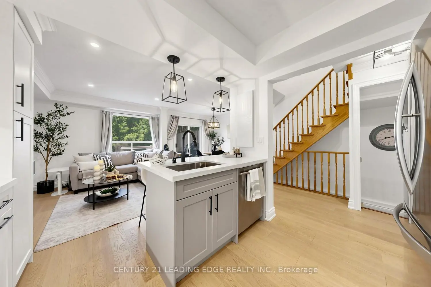 205 Park Drive photo 2