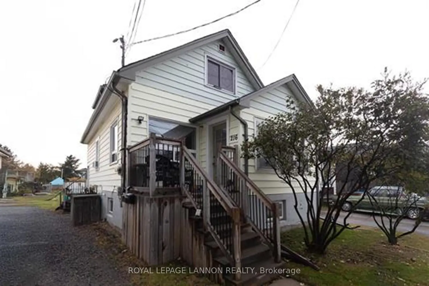 216 Ontario Street photo 3