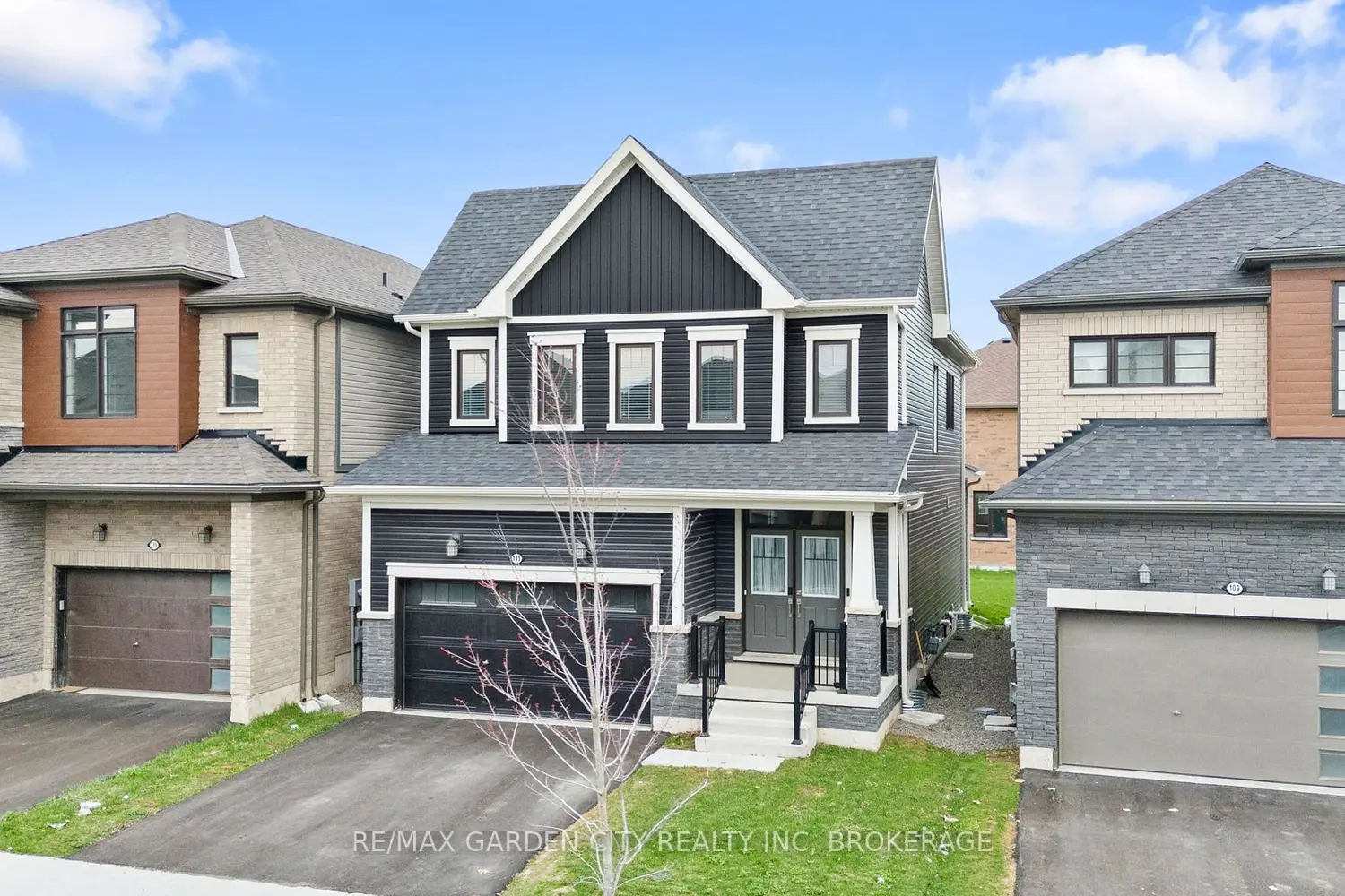 111 Sunflower Crescent photo 2