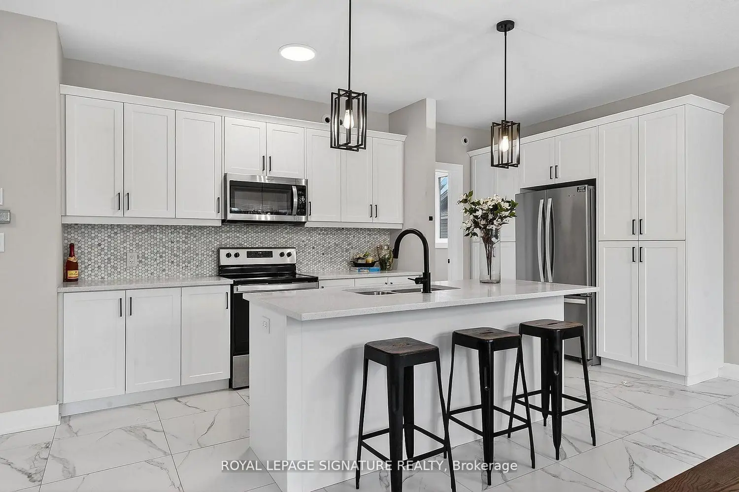 297 Whiting Street 5 photo 4