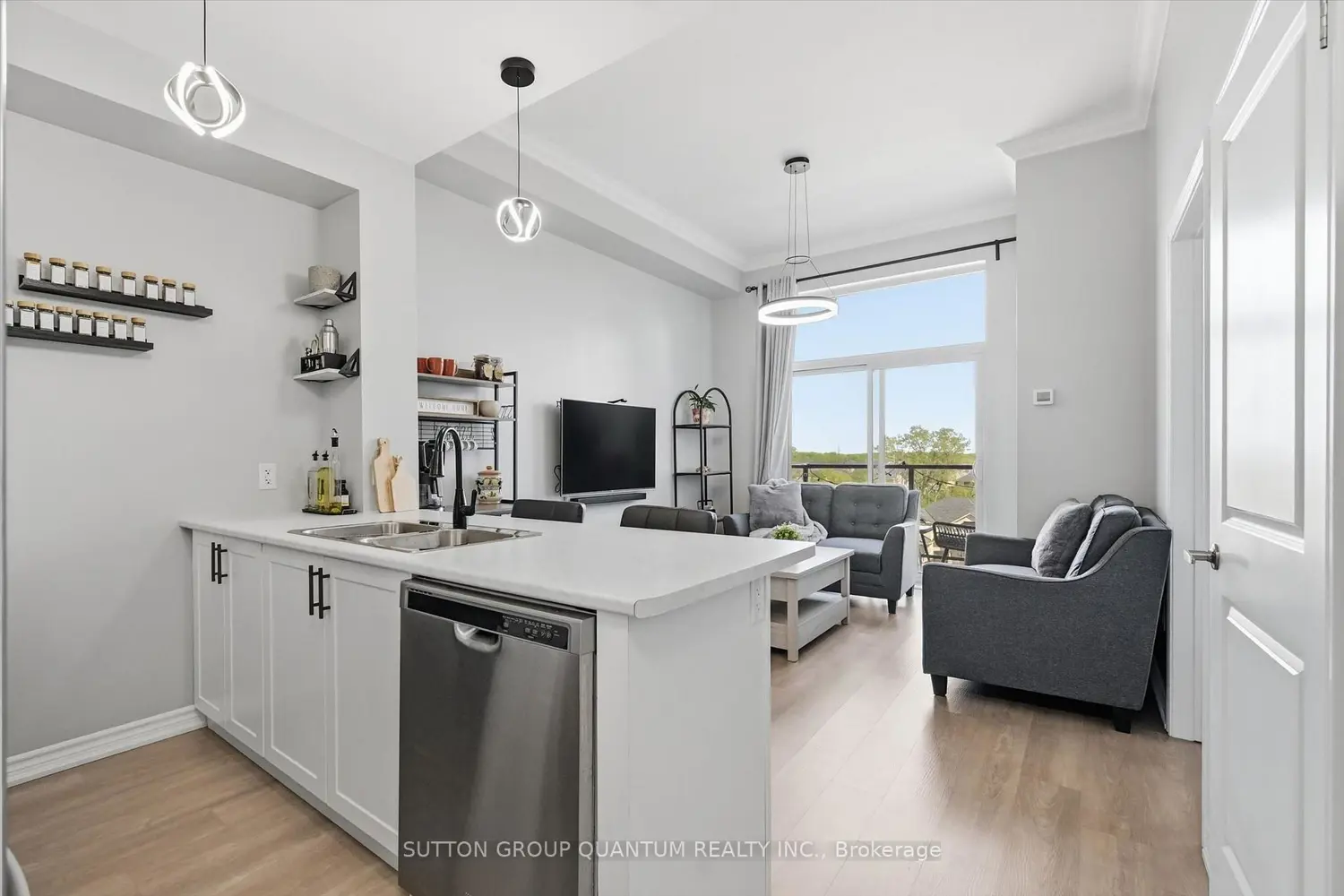 450 Dundas Street 514 photo 5