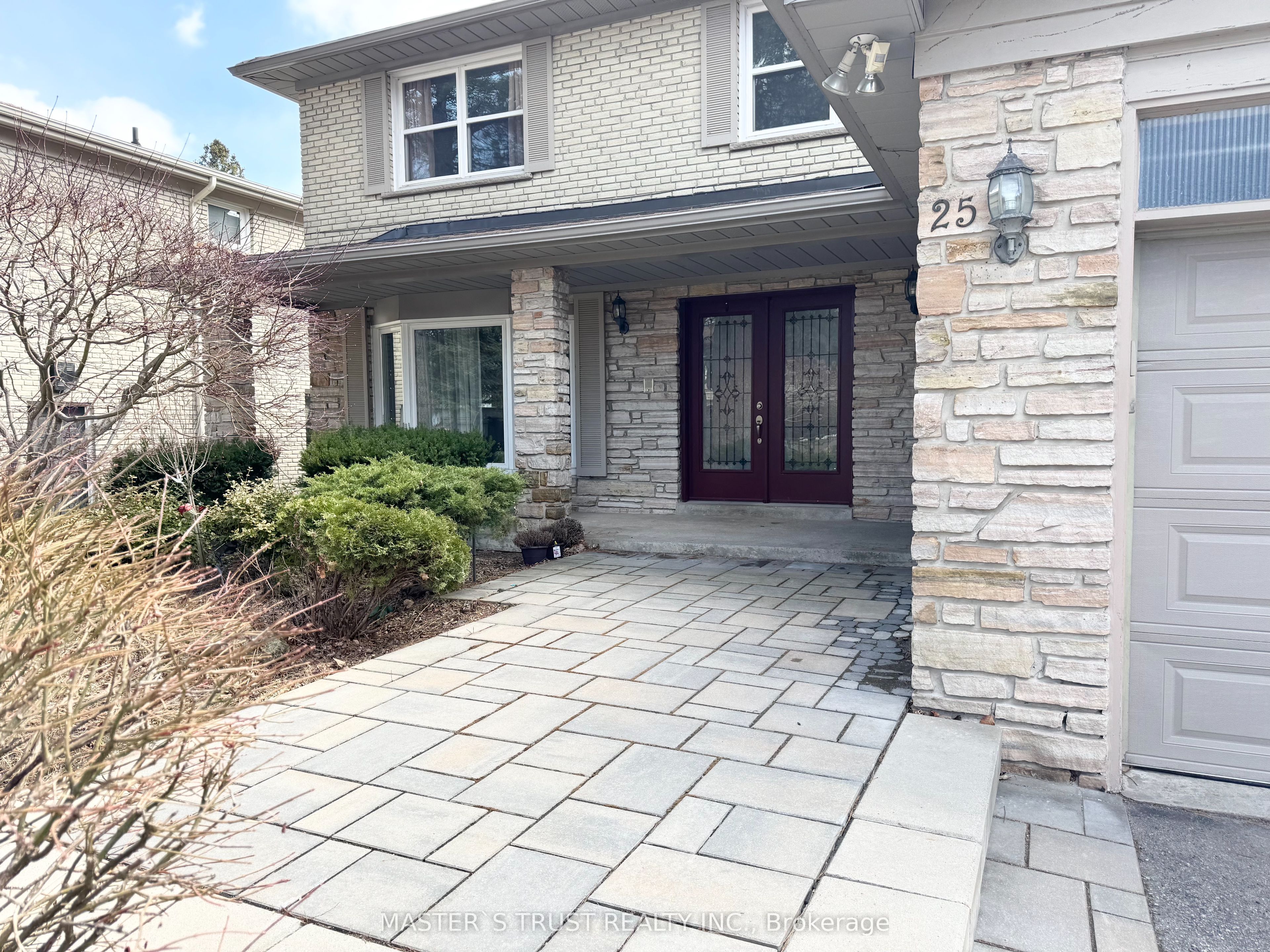 25 Cheval Drive, Toronto, ON, M3B 1R5 photo 2