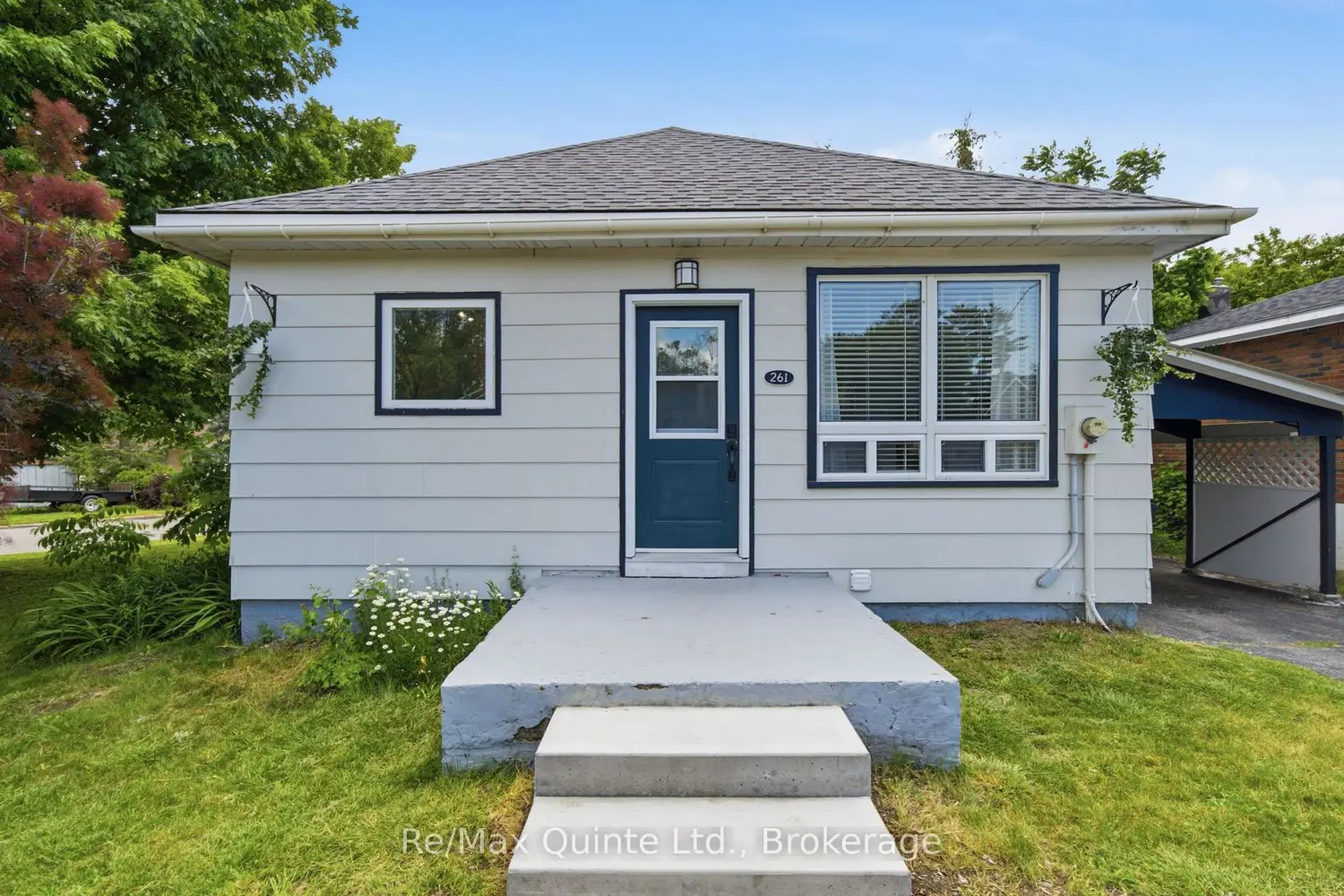 261 Sidney Street photo 3