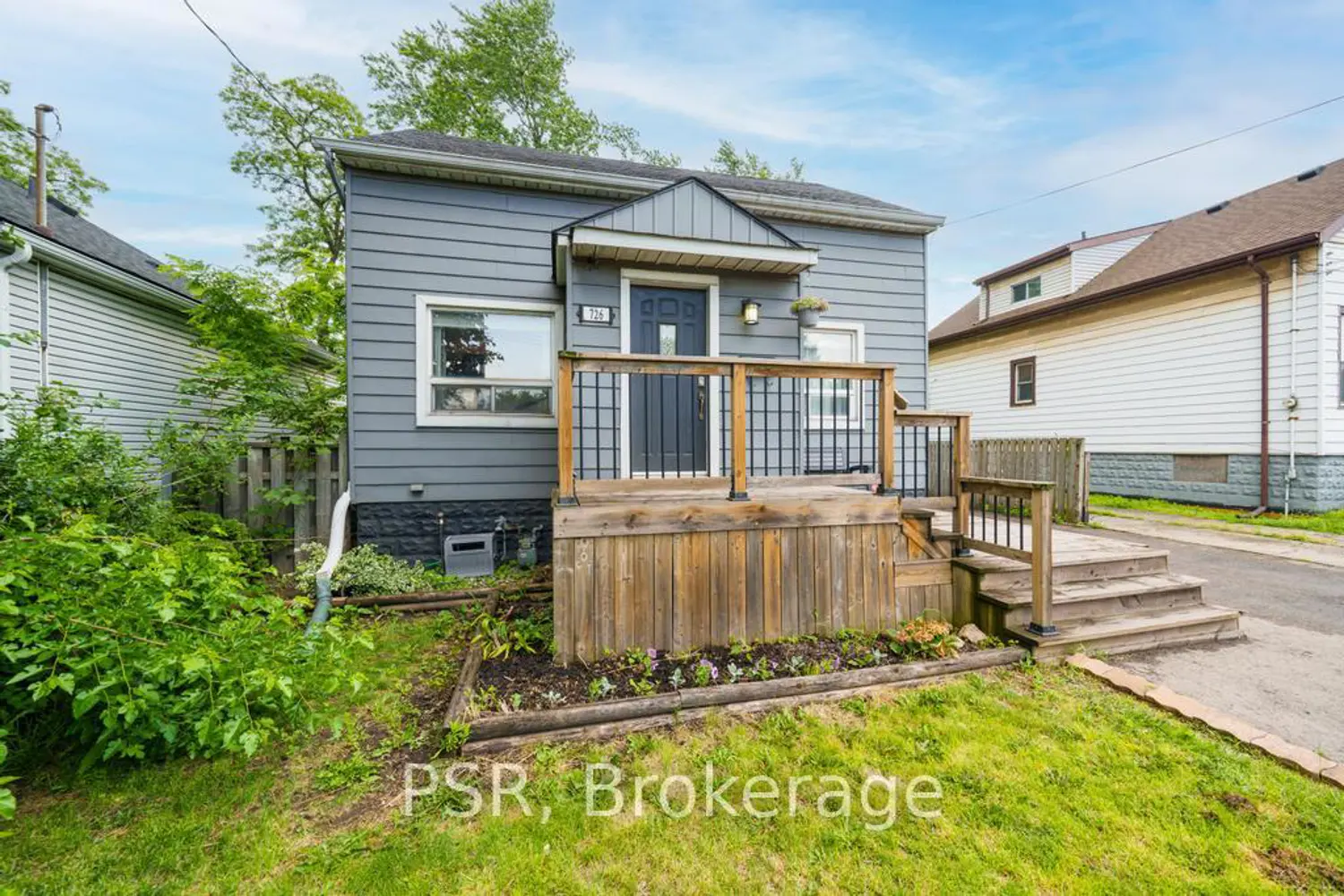 726 Brighton Avenue photo 2