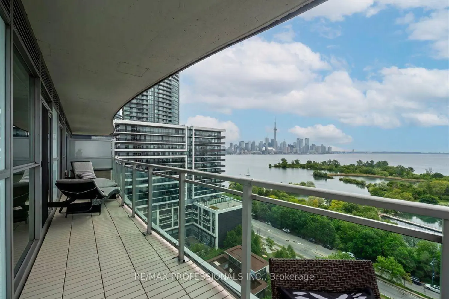 33 Shore Breeze Drive 1310 photo 4