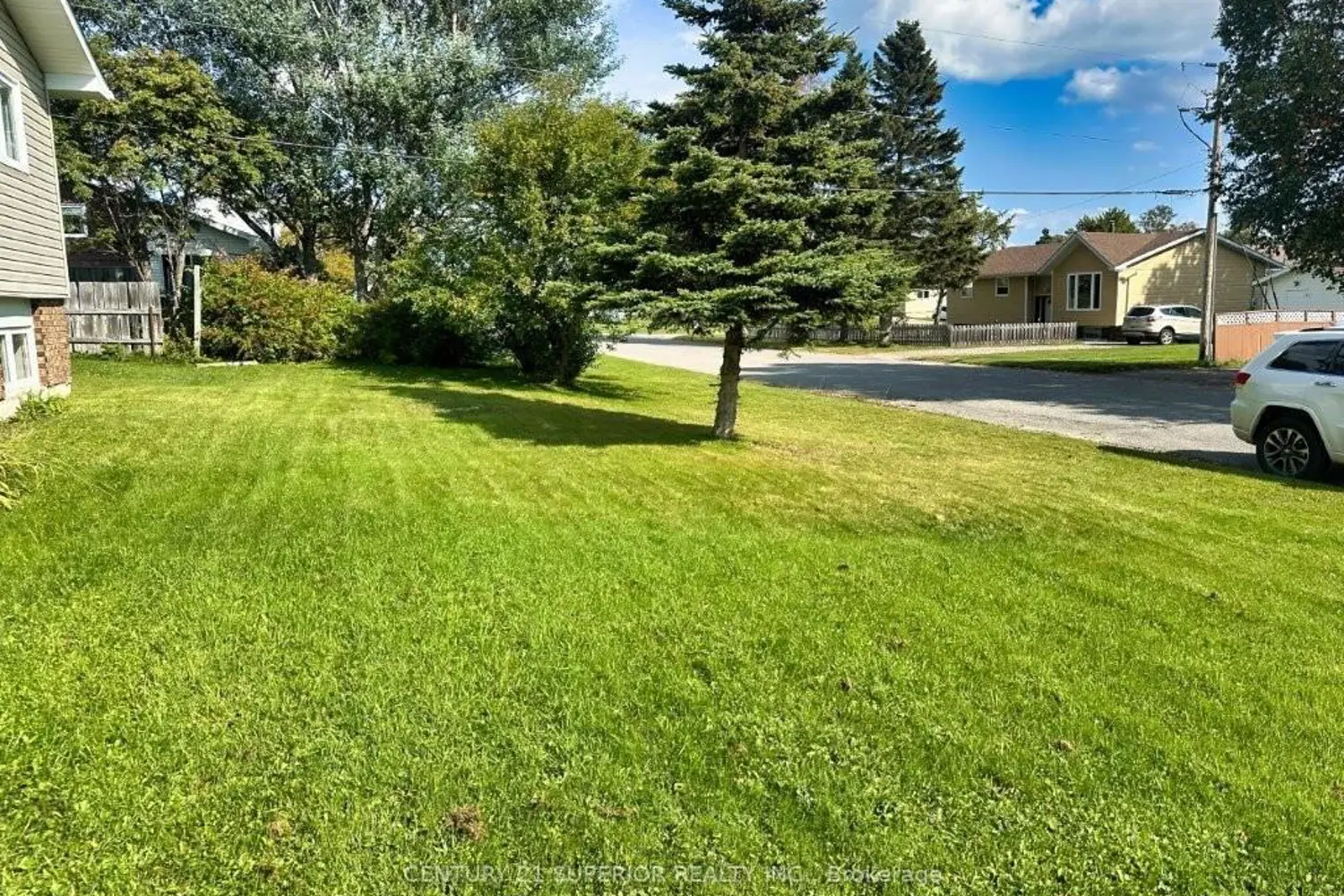 64 Parkway Place photo 2