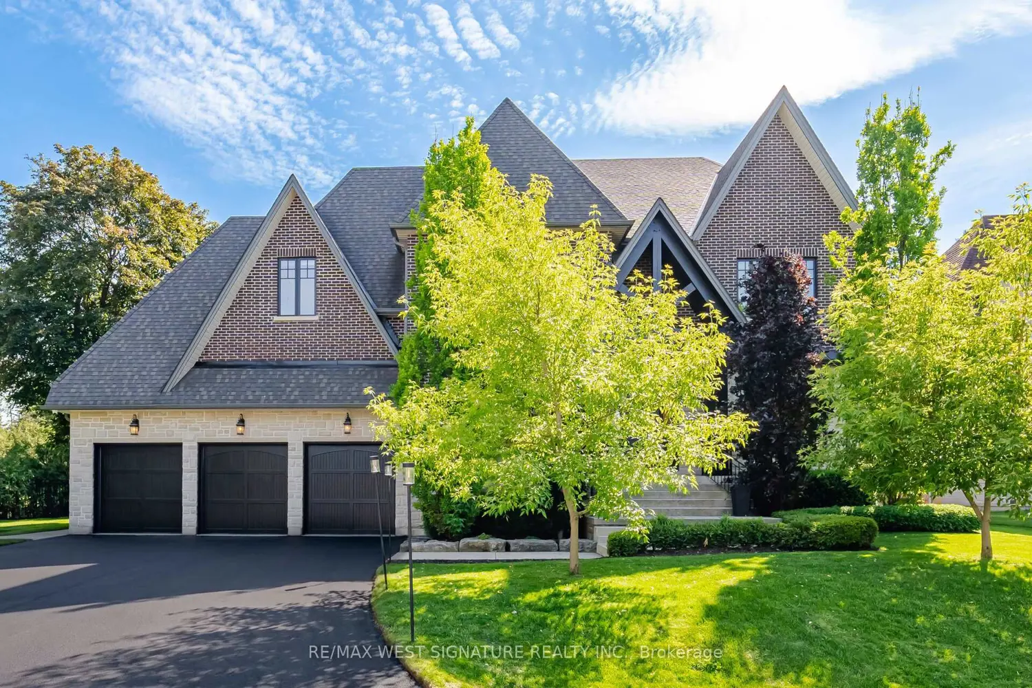 76 Lynwood Crescent