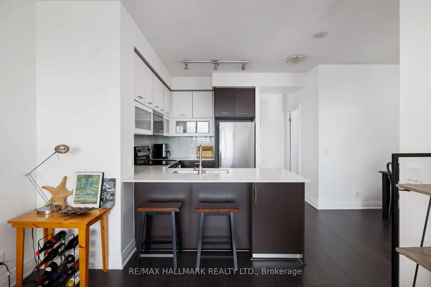 530 St Clair Avenue 1401 photo 5