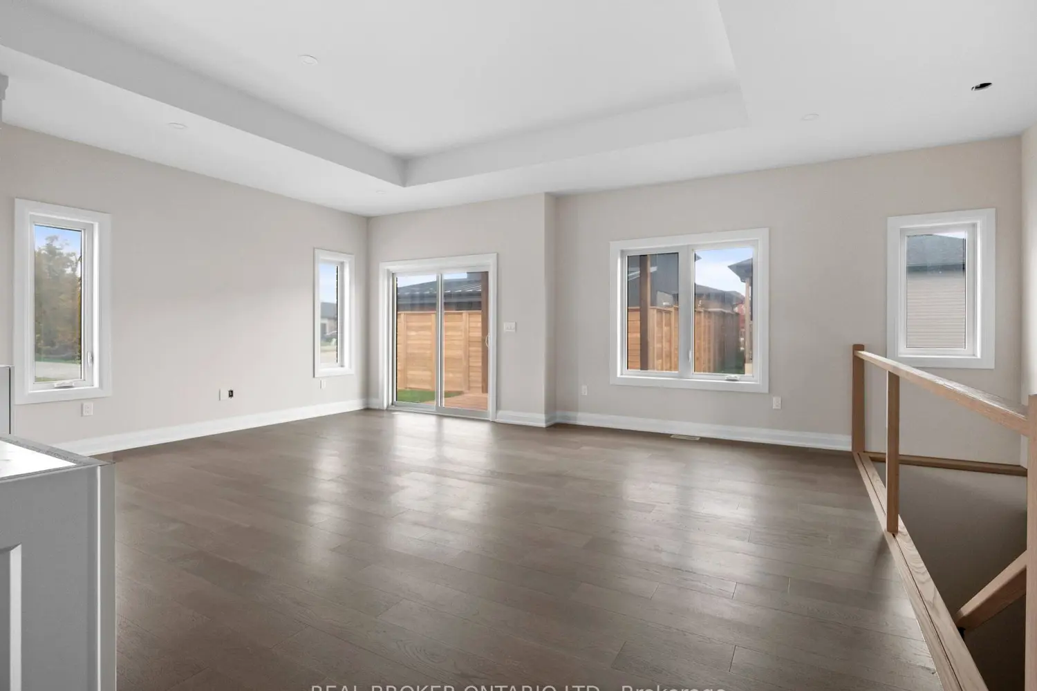 118 Willowbrook Drive photo 5