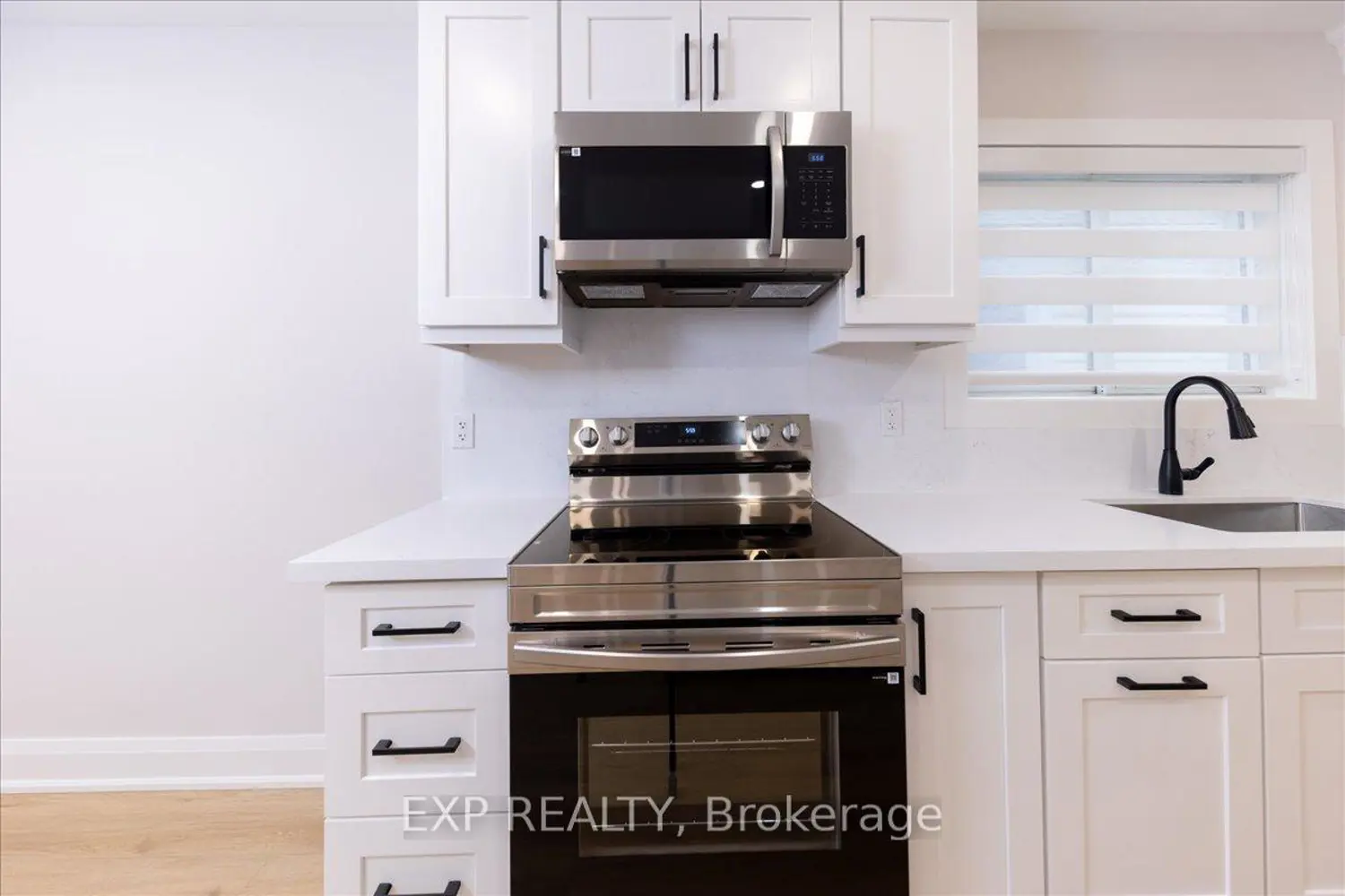 149 Ivon Avenue photo 5