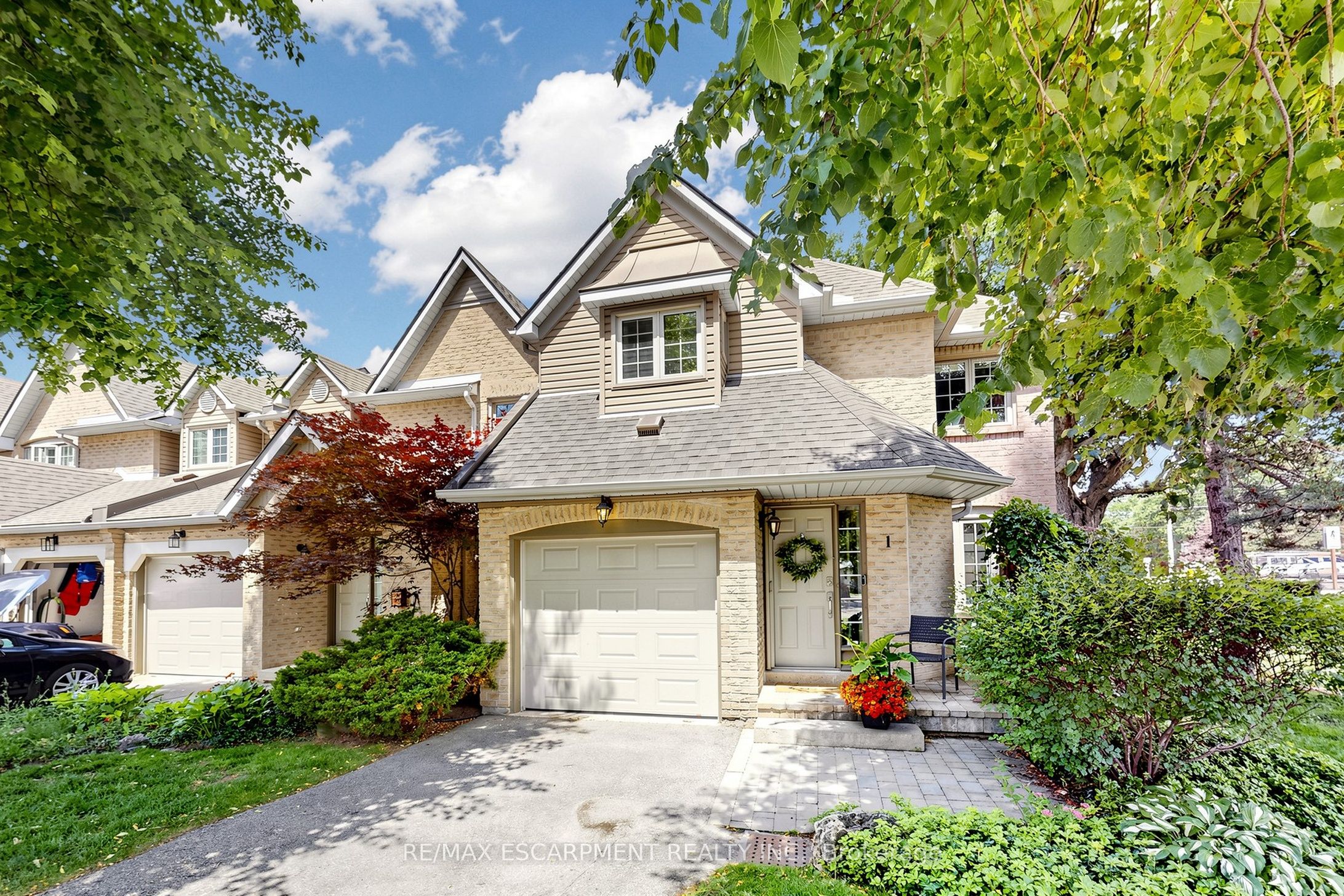 1-286 Hamilton Drive, Hamilton, ON, L9G 4W6