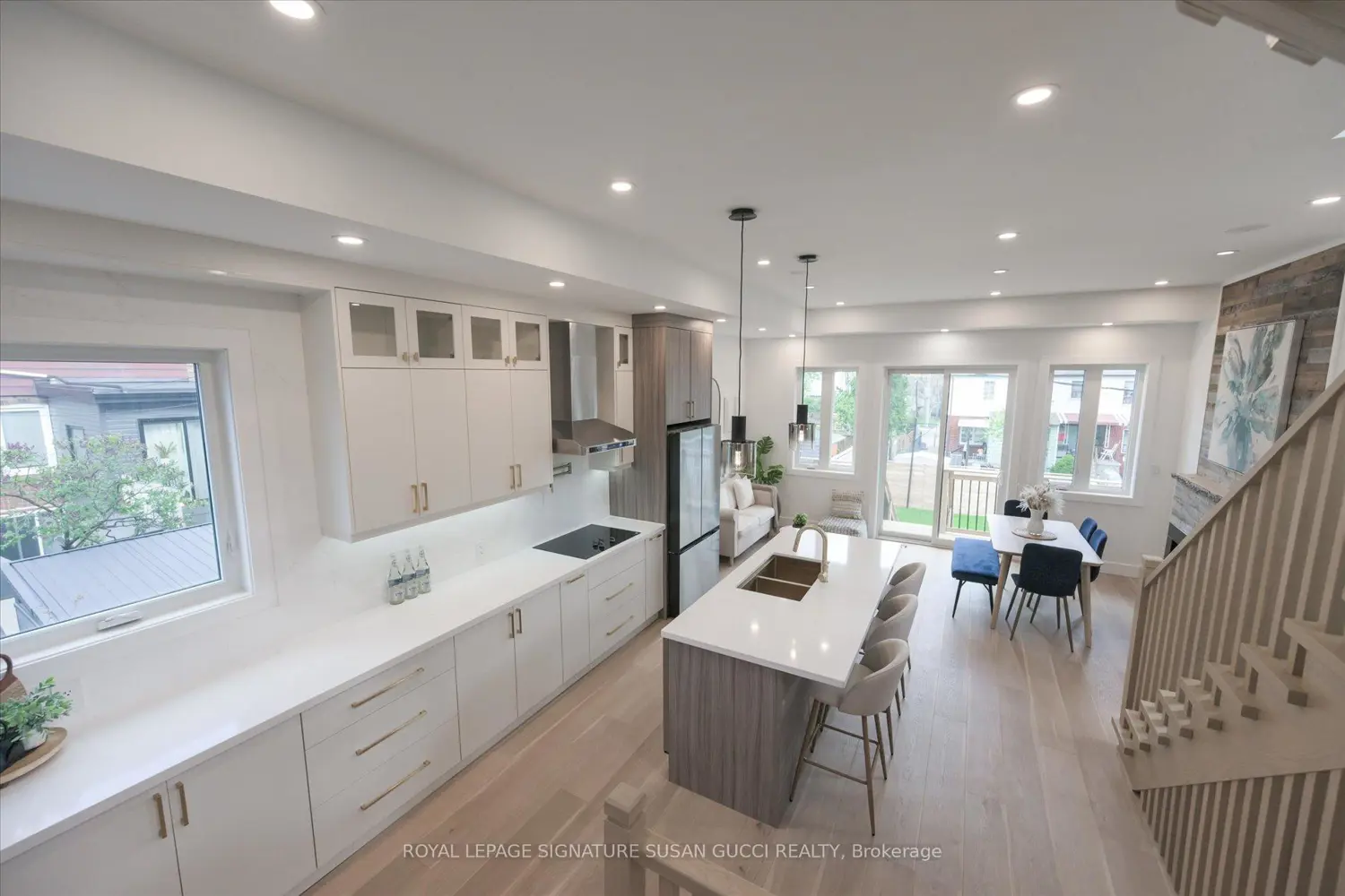 223 Queensdale Avenue photo 2