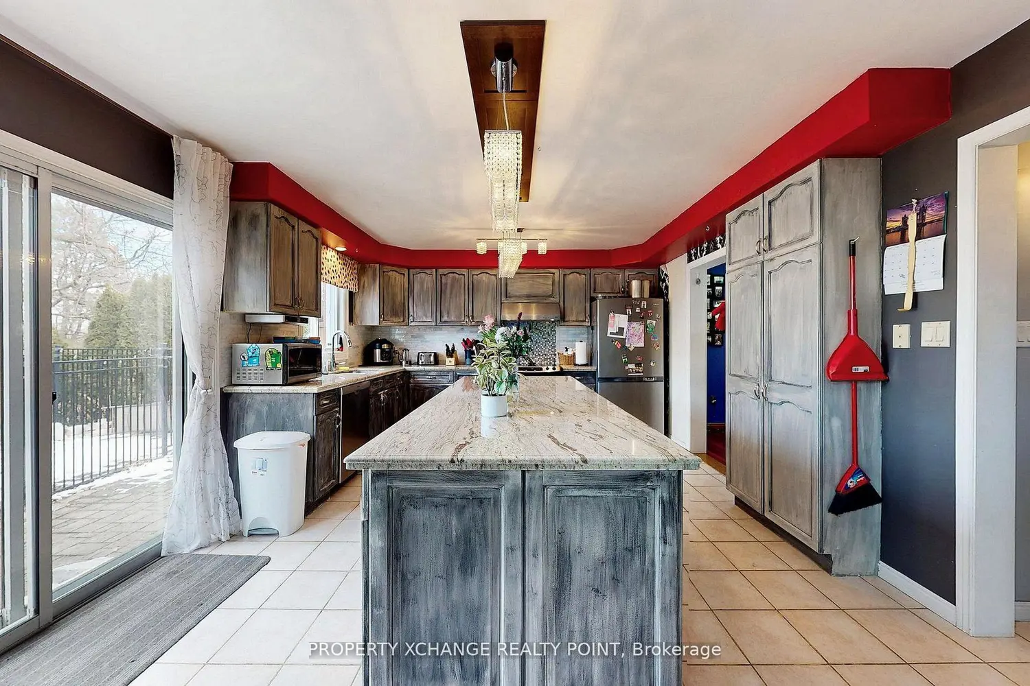 69 Jacqueline Boulevard photo 2