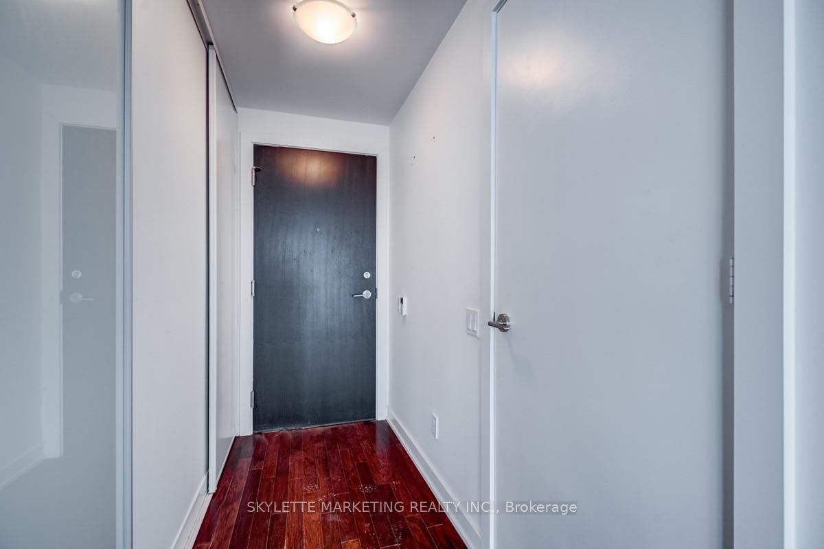 3702-33 Charles Street E, Toronto, ON, M4Y 0A2 photo 3