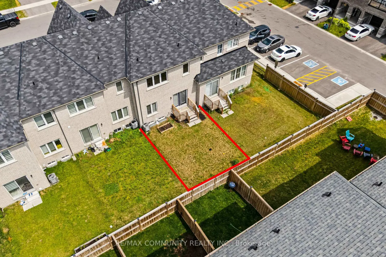 99 Bill Hutchinson Crescent photo 4