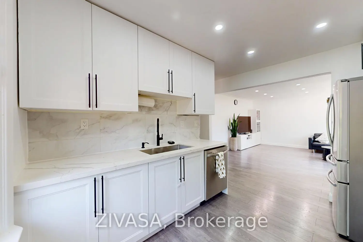 125 Jeffcoat Drive photo 2