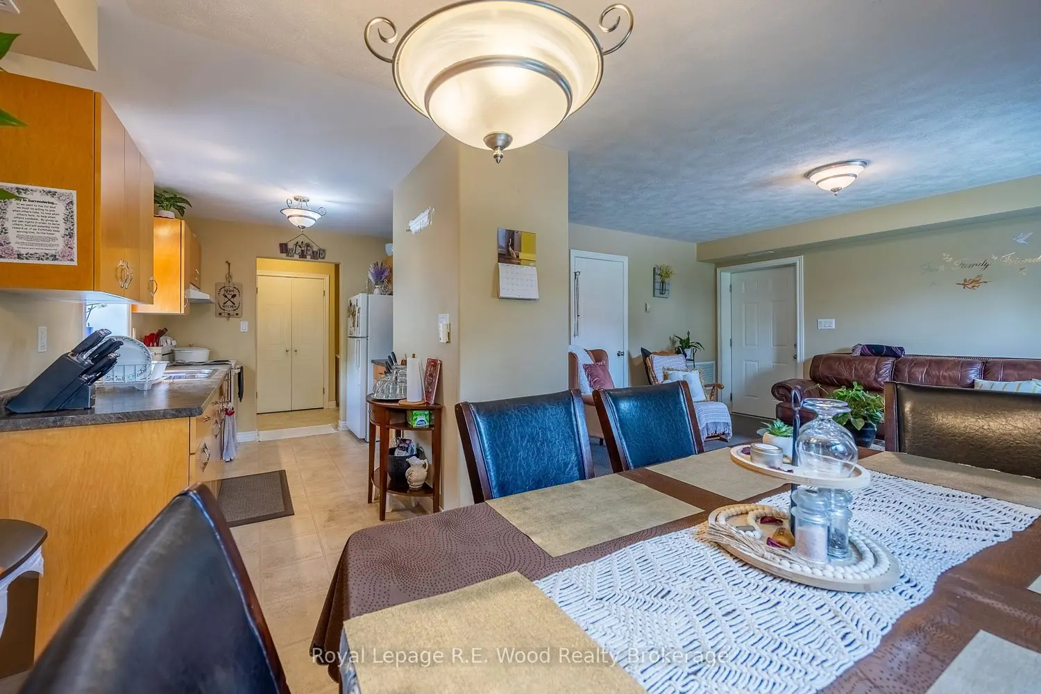 46 Oak Street photo 5