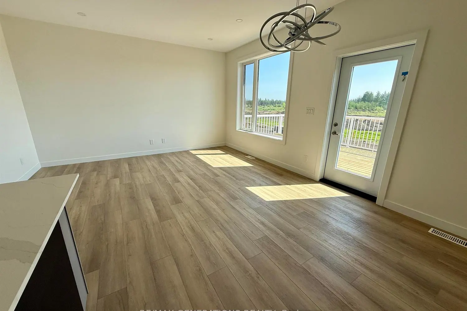 156 Bruin Crescent photo 2