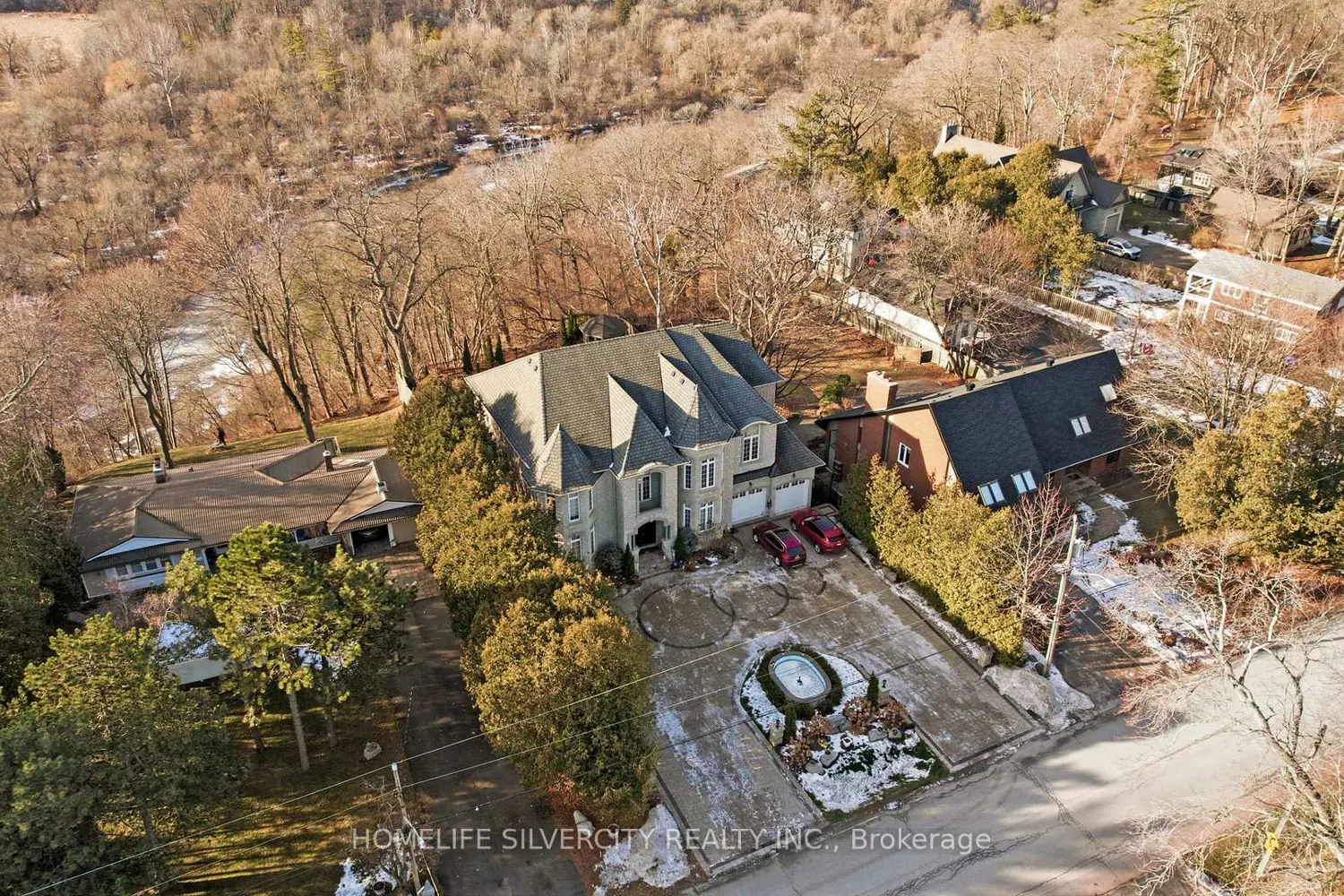492 Rougemount Drive photo 2