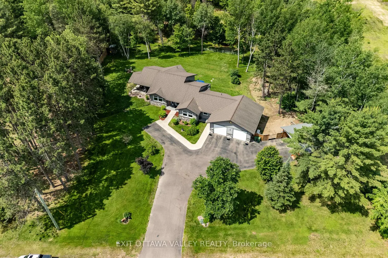 301 Doran Road photo 2