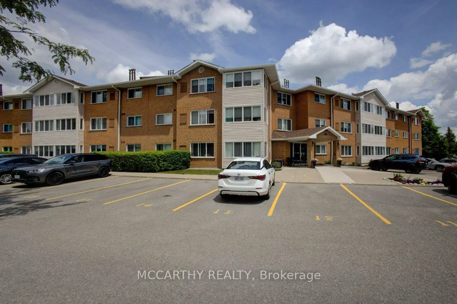 250 Robert Street 300 photo 2