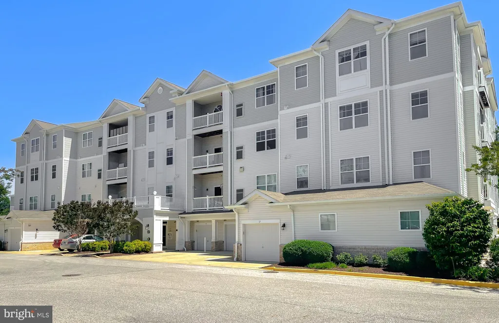 23520 F D R Boulevard Unit 205, California, MD 20619