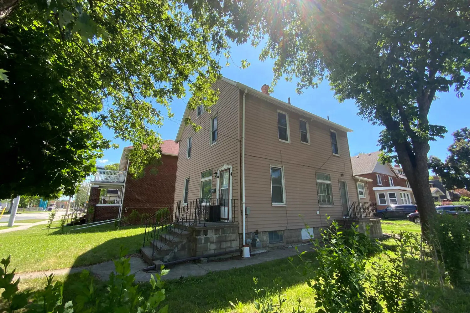 2995 University Avenue photo 4