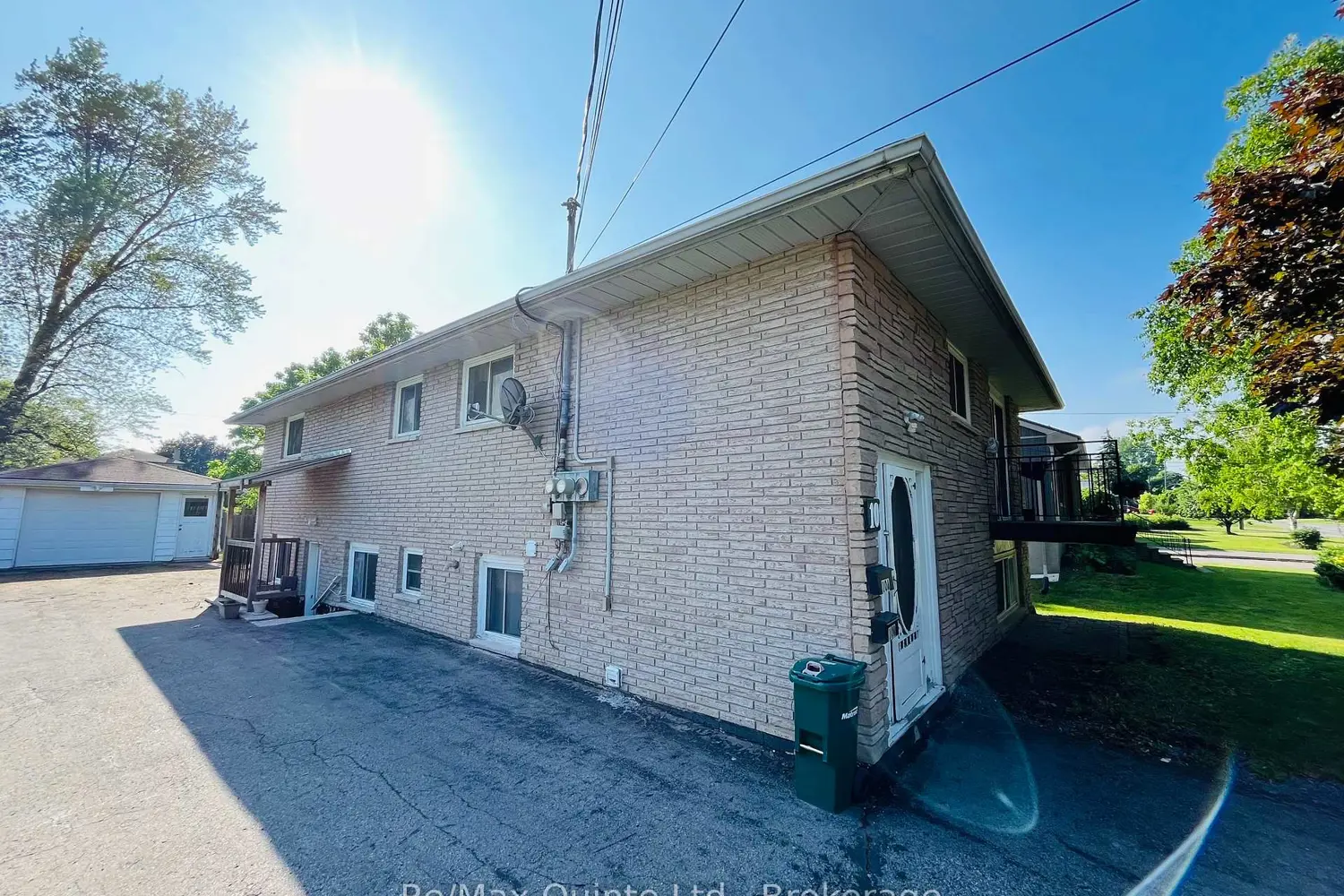 10 Shamrock Road photo 3