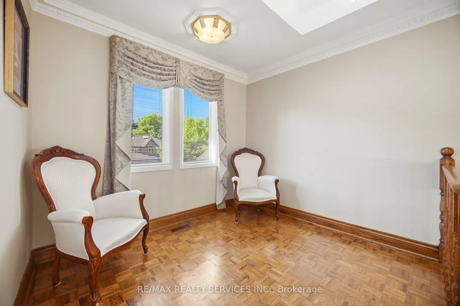 36 Shadywood Road photo 5