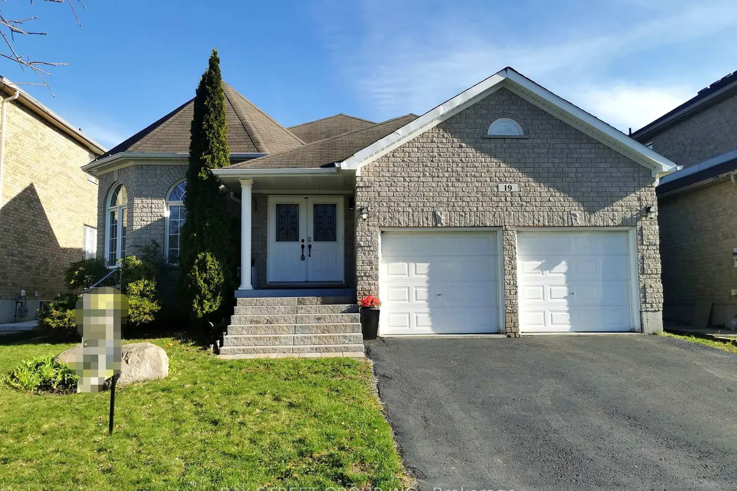 19 Falcon Crescent