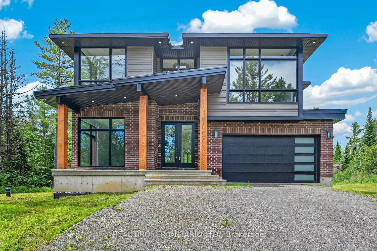 2068 Richmond Road photo 2