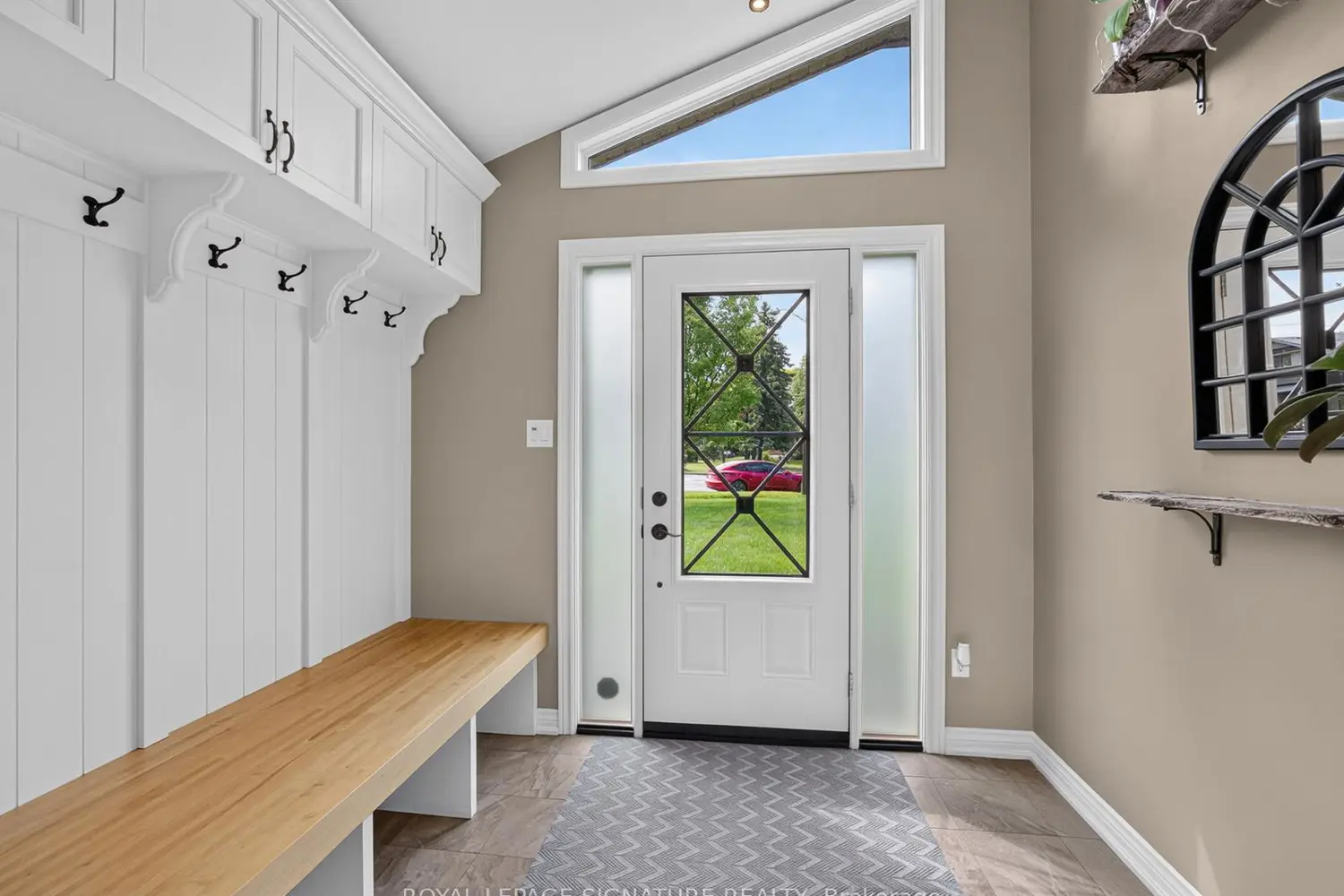 18 Willowood Court photo 2