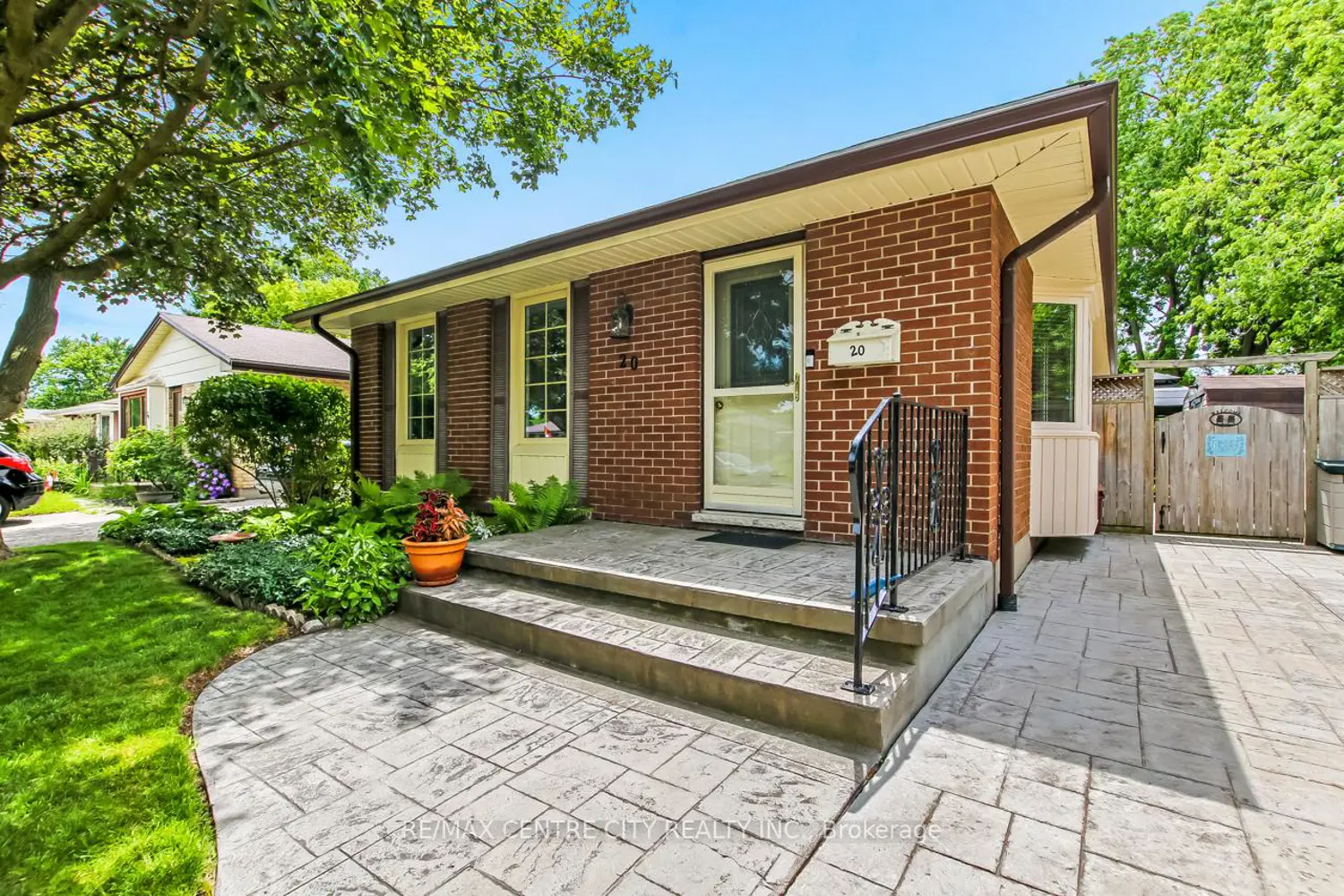 20 Hines Crescent