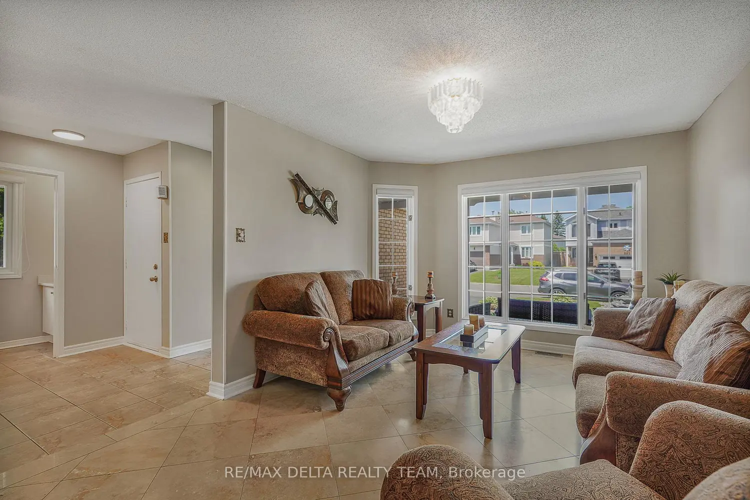 890 Bideford Street photo 4