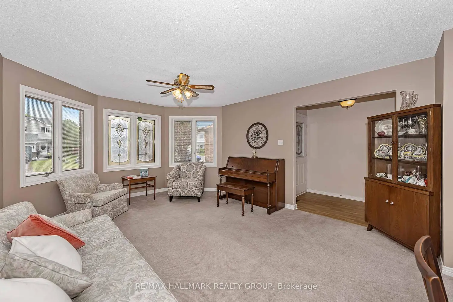 18 Randall James Drive photo 4