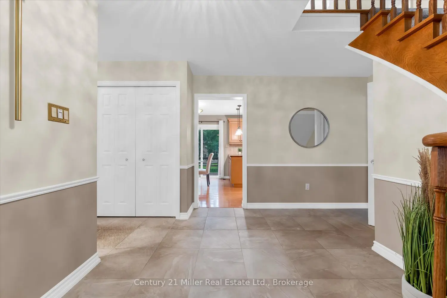 1482 Caulder Drive photo 4