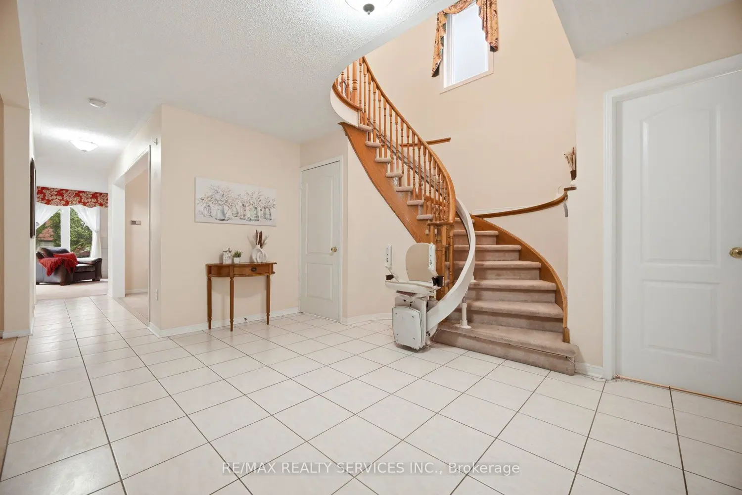 93 Seclusion Crescent photo 5