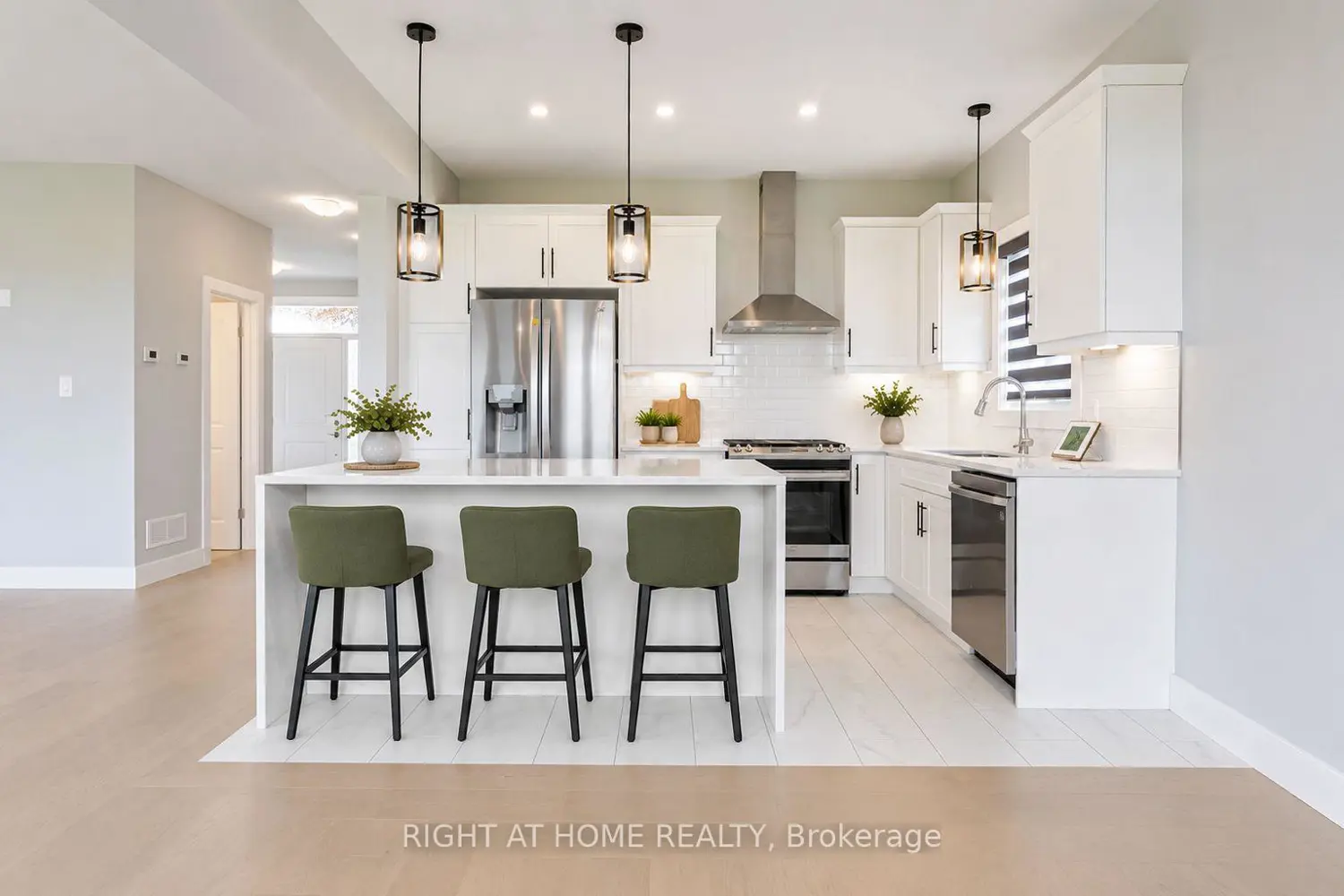 3776 Stewart Avenue photo 4